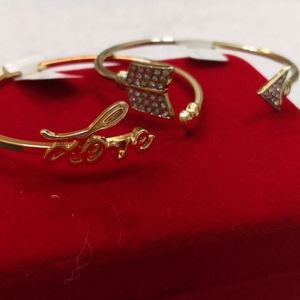 BNWT Set of TWO bangles